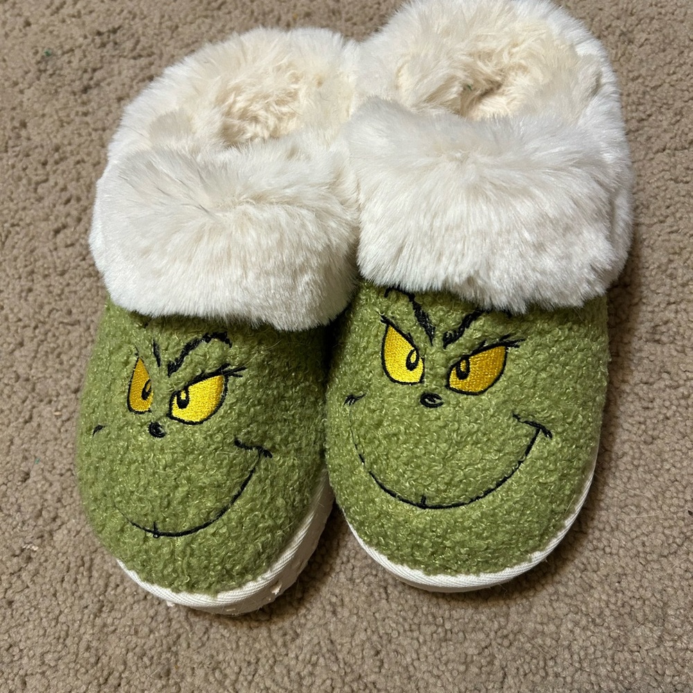 Grinch Slippers - Green and White